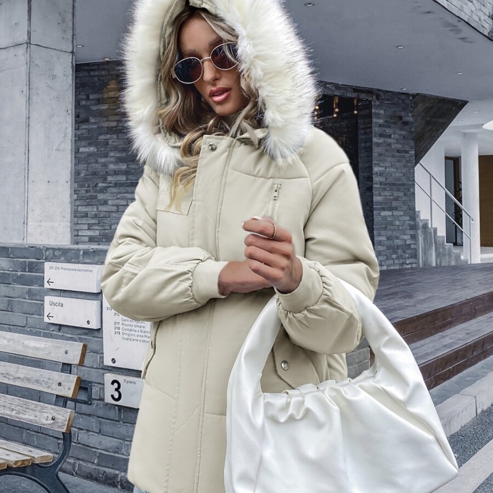 Vegan fur cream puffer jacket coat bomber - Picture 3 of 5